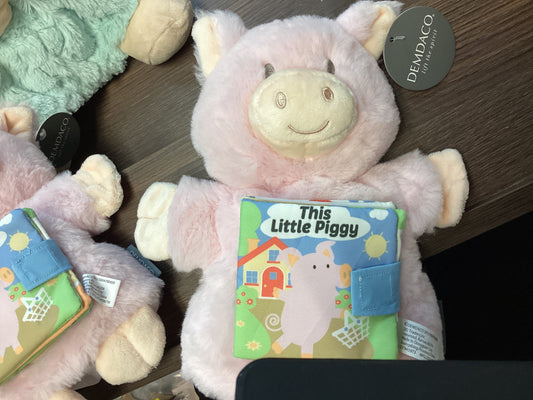 This Little Piggy Puppet Book