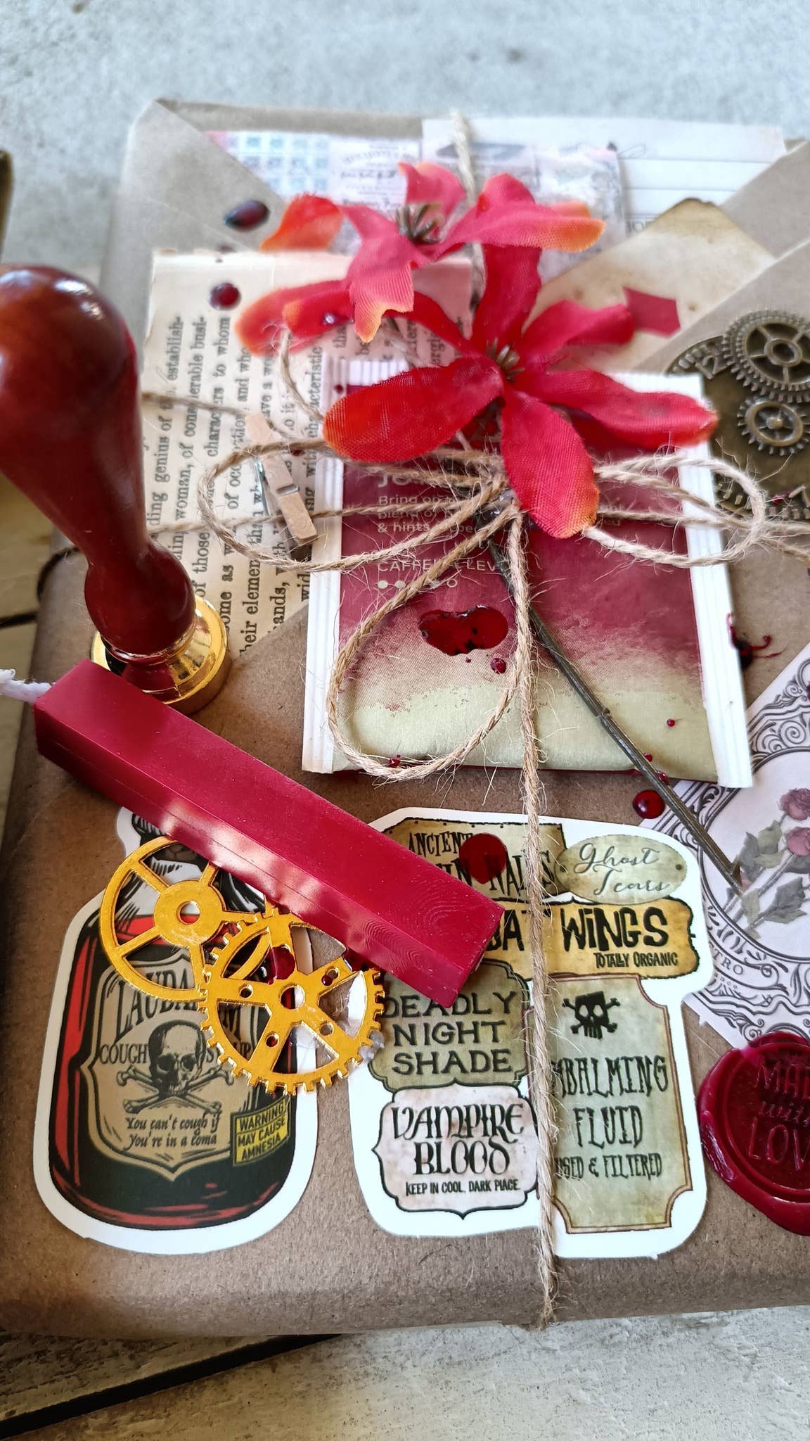 Gothic | Witchy Style | Vintage | Blind Date with a Book